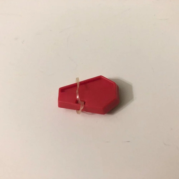 Monster High Doll Operetta Dot Dead Gorgeous Red Compact with Brush iCoffin Cell - Picture 13 of 15